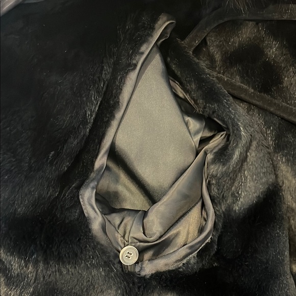 Nina Ricci Fox Fur Coat - Picture 9 of 9